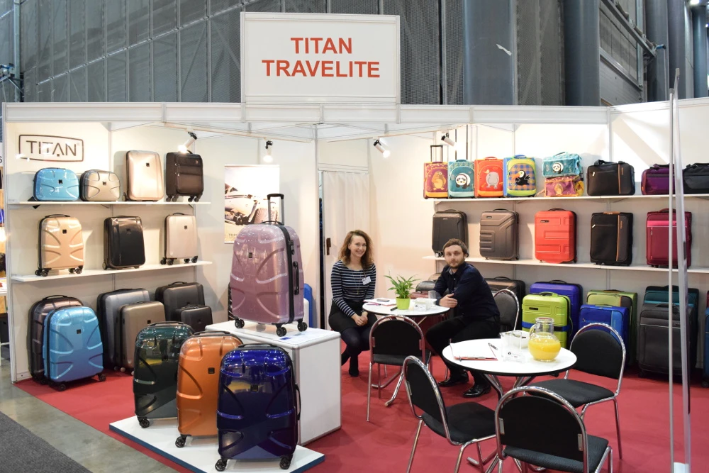Titan in Travelite na Kabo