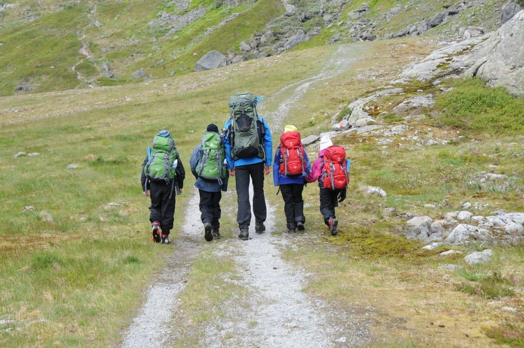 z nahrbtniki Deuter v naravo