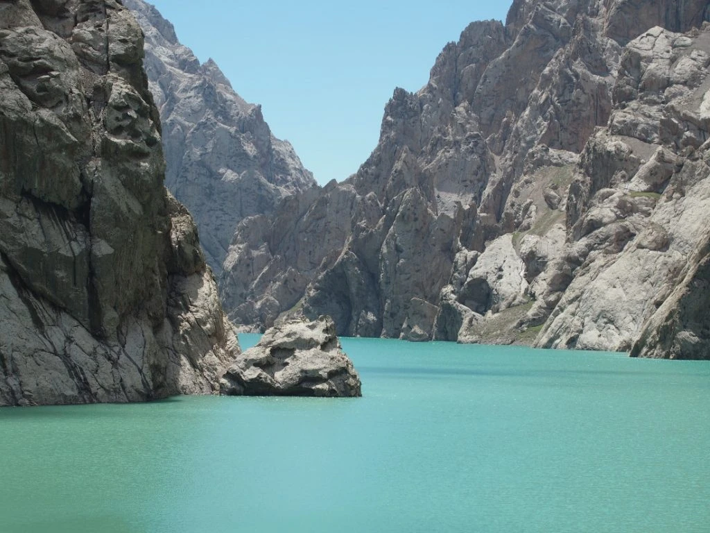 Kirgizistan - gorsko jezero Kel-Suu